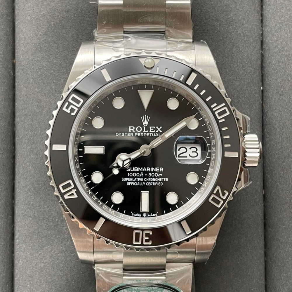 ROLEX - SUBMARINER 41MM / M126610LN-0001 (CLEAN FACTORY)