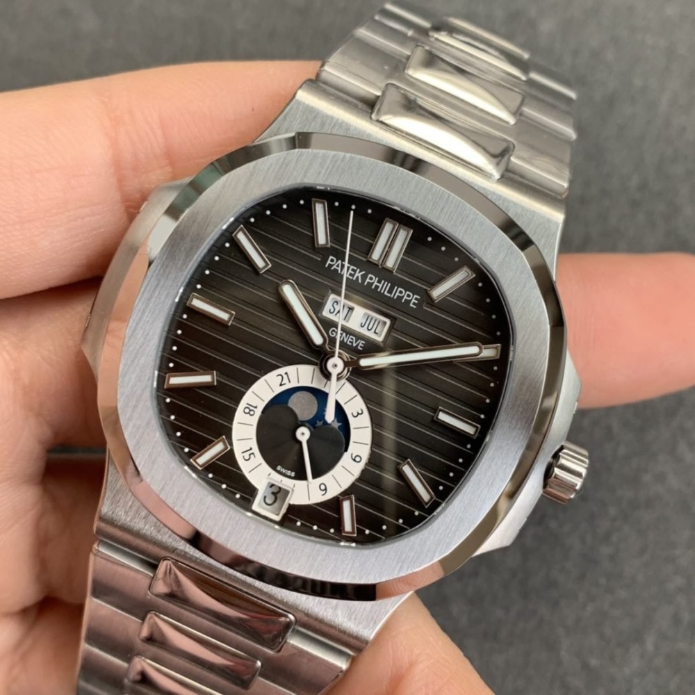 PATEK PHILIPPE - NAUTILUS 40.5MM / 5726A-001 (GR FACTORY)