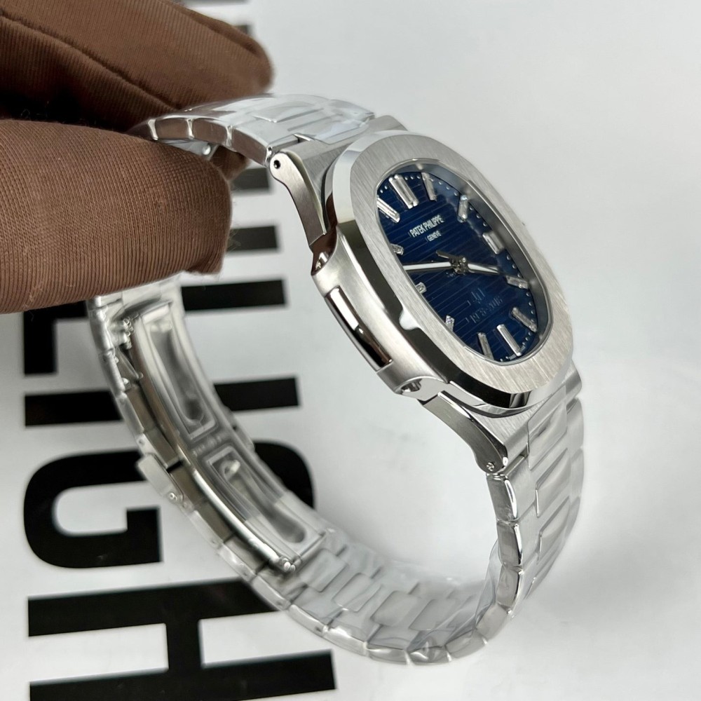 PATEK PHILIPPE - NAUTILUS 40MM / 5711/1P-001 (3K FACTORY)