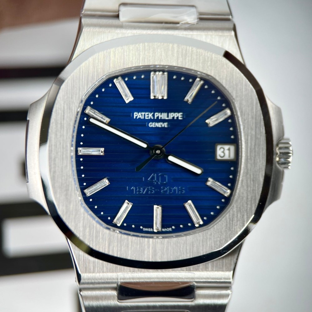 PATEK PHILIPPE - NAUTILUS 40MM / 5711/1P-001 (3K FACTORY)